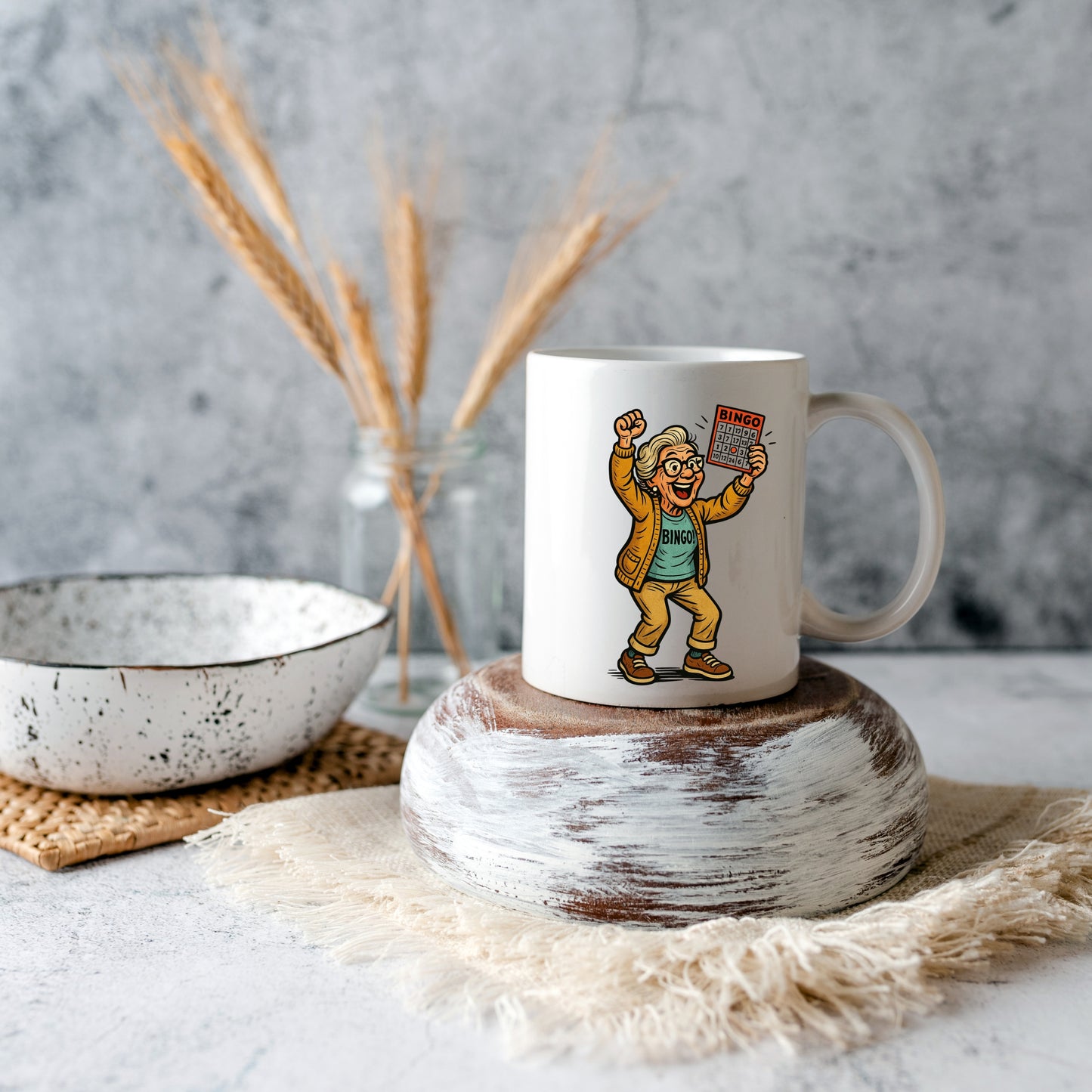 🎉 Oma Bingo Tasse – Die Glücksbringerin unter den Seniorinnen!
