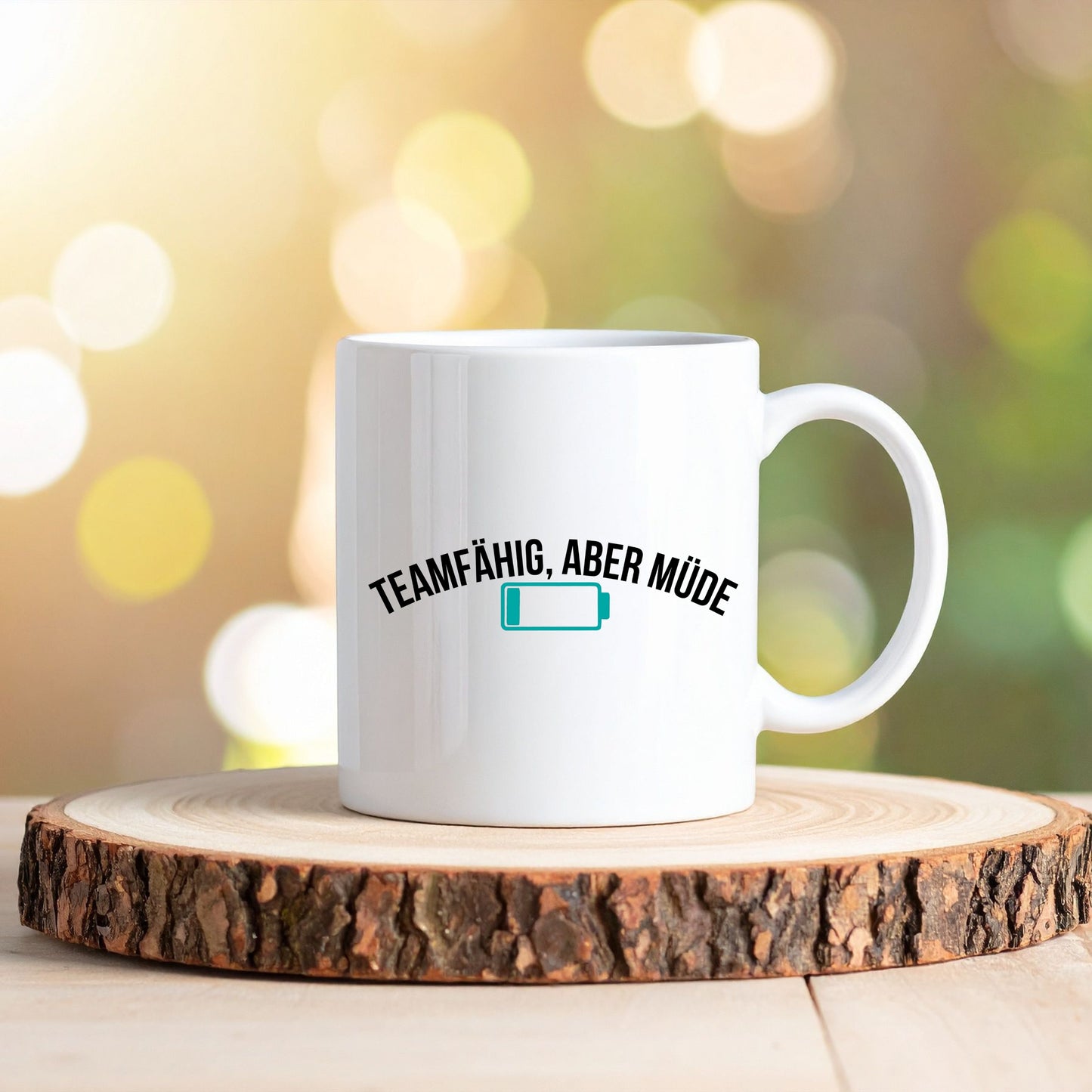 🔋 "Teamfähig, aber müde" — Tasse